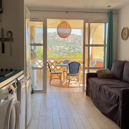 Daire Cap Esterel Prestige-climatisation-jardins Clos-pleine Vue Ou Esterel *